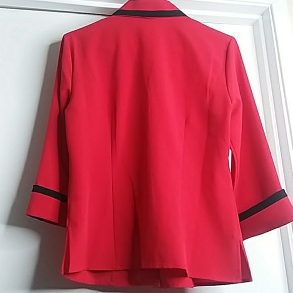 Covington Classy Red n black Blouse - Picture 2 of 3